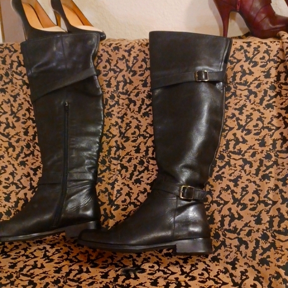 Black Italian leather boots. - Picture 4 of 4